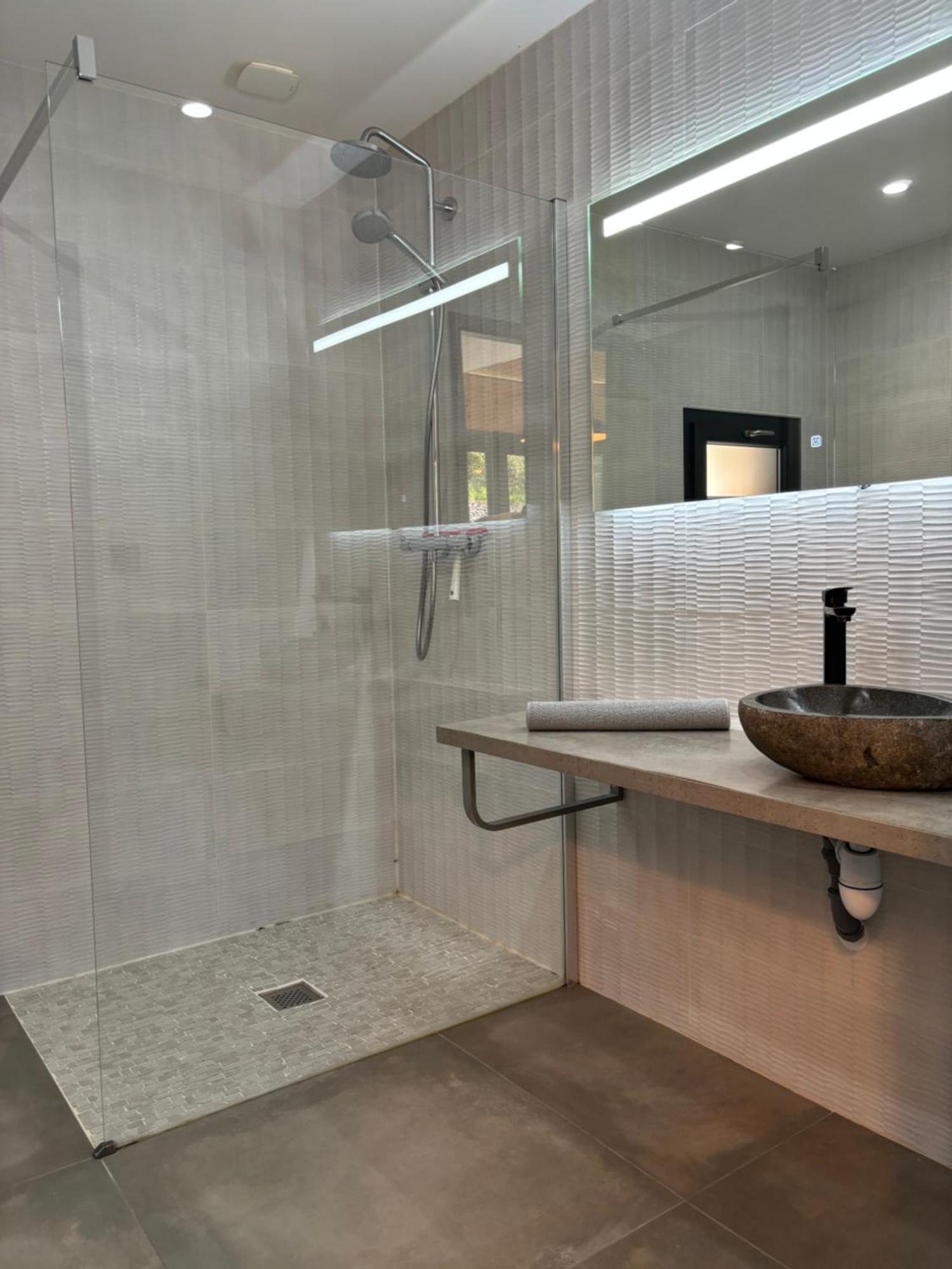 Les Perce Neige & Jacuzzi Privatif, Proximite Gerardmer & La Bresse Chalet Rochesson